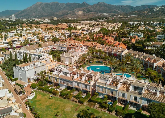 Holiday Home Next To The Beach, With Private Terrace, Bbq And Incredible Sea-View Solarium Marbella